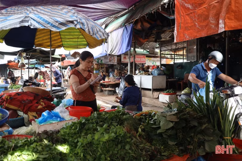 Người dân Hà Tĩnh chật vật chi tiêu trước “bão giá” xăng dầu