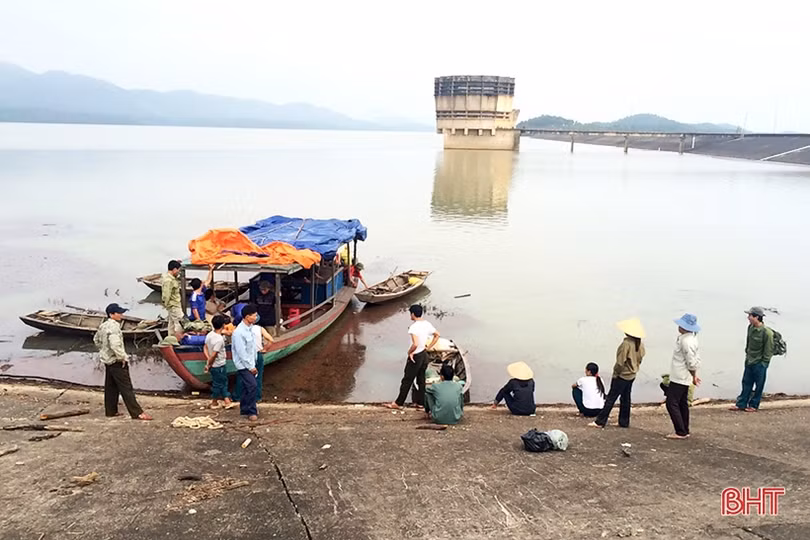 Hoạt động bảo vệ rừng khu vực hồ Kẻ Gỗ gặp khó do... chưa có bến thuyền
