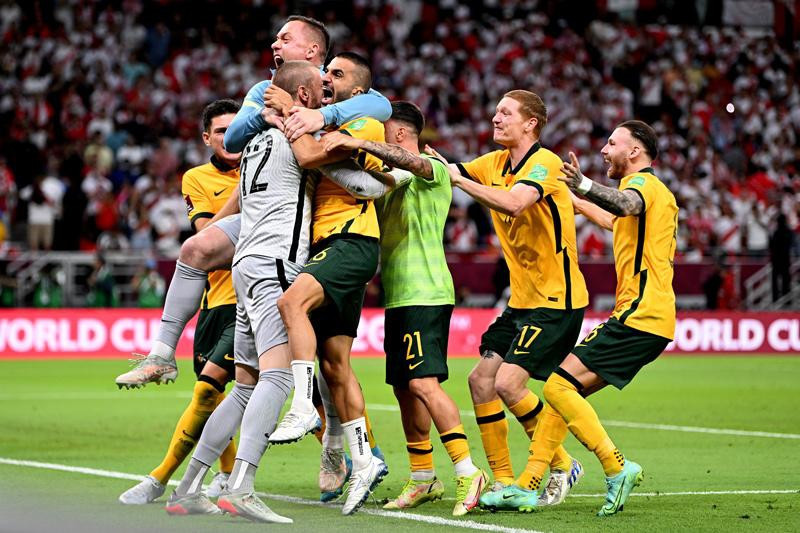 Thắng “đấu súng” cân não, Australia đoạt vé dự World Cup 2022