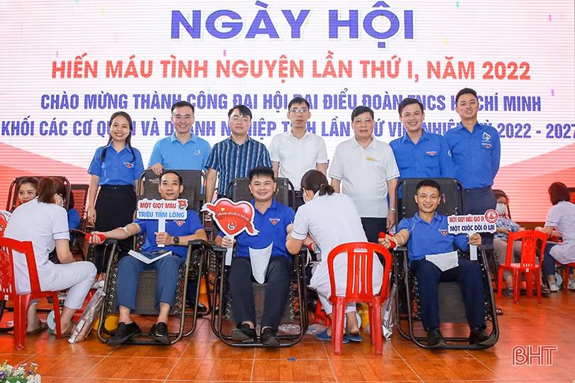 Đoàn viên Khối CCQ&DN Hà Tĩnh hiến 241 đơn vị máu