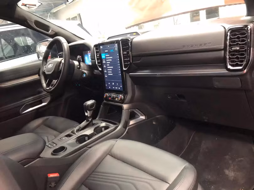 Ford Everest 2023 xuất hiện tại đại lý, ra mắt đầu tháng 7 ford-ev-2.webp