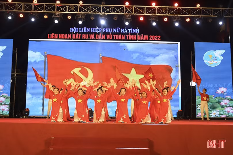 Hội Phụ nữ TX Kỳ Anh giành giải đặc biệt Liên hoan Hát ru và Dân vũ Hà Tĩnh