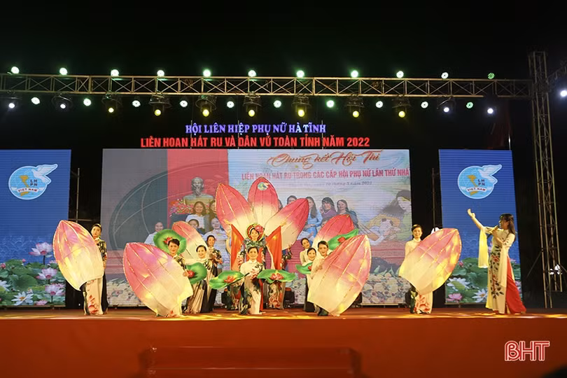 Hội Phụ nữ TX Kỳ Anh giành giải đặc biệt Liên hoan Hát ru và Dân vũ Hà Tĩnh