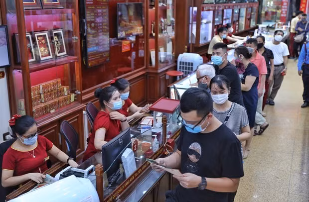 Giá vàng trong nước đảo chiều tăng 400.000 đồng mỗi lượng