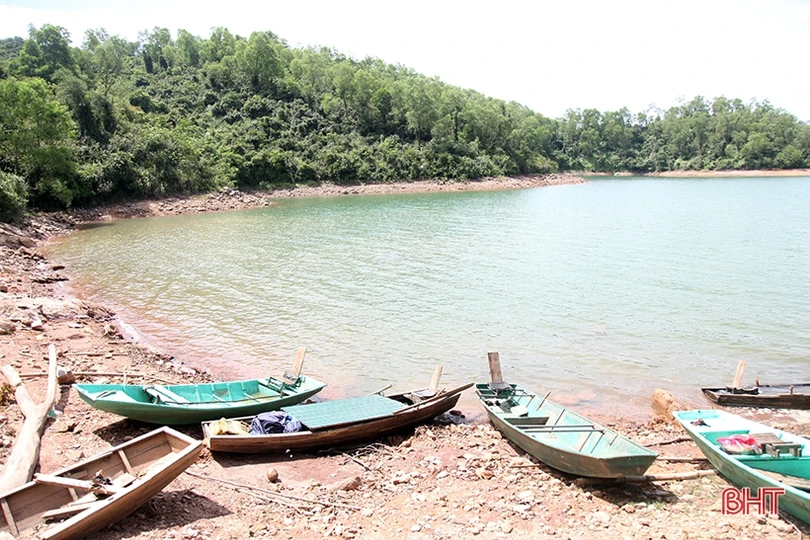 Hoạt động bảo vệ rừng khu vực hồ Kẻ Gỗ gặp khó do... chưa có bến thuyền