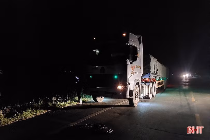 Hà Tĩnh: Xử phạt xe được phép chở 52 tấn nhưng “thồ” tới 68 tấn