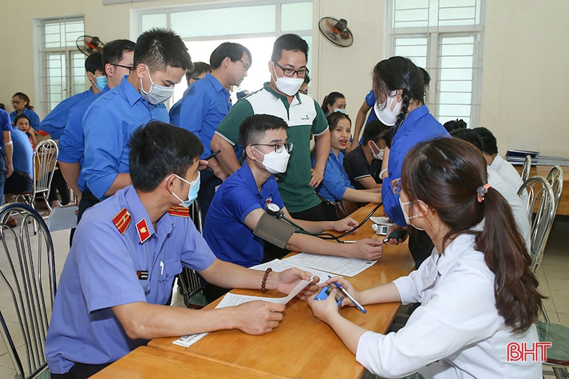 Đoàn viên Khối CCQ&DN Hà Tĩnh hiến 241 đơn vị máu