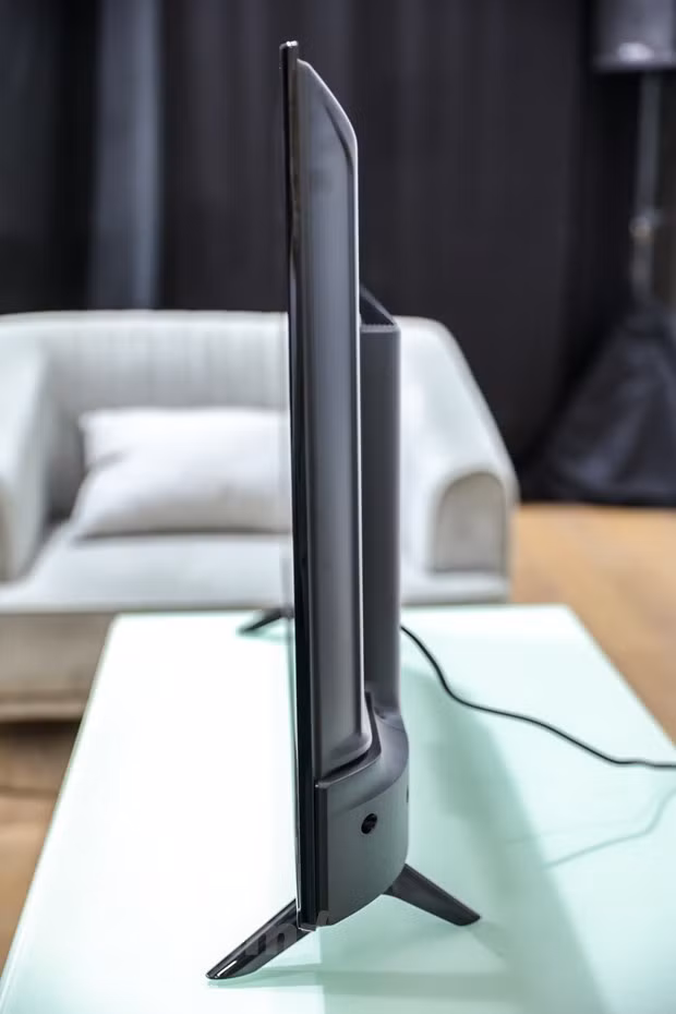 Cận cảnh smart TV 4K của Xiaomi được sản xuất trực tiếp tại Việt Nam