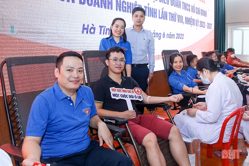 Đoàn viên Khối CCQ&DN Hà Tĩnh hiến 241 đơn vị máu