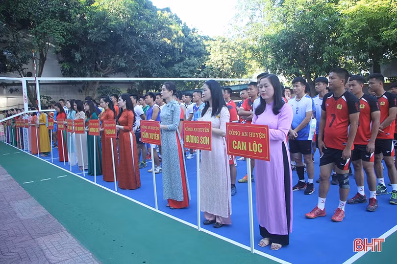 Khởi tranh Giải Bóng chuyền Công an Hà Tĩnh năm 2022