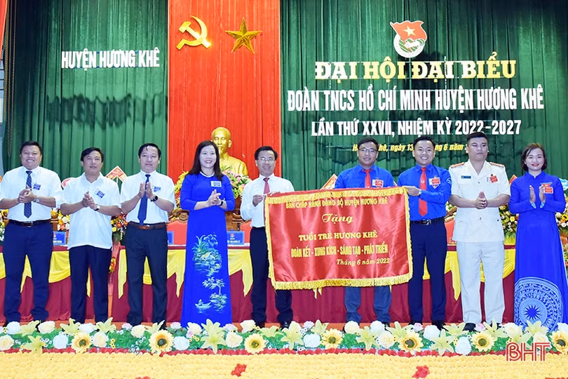 Xây dựng thế hệ thanh niên Hương Khê “tâm trong, trí sáng, hoài bão lớn”