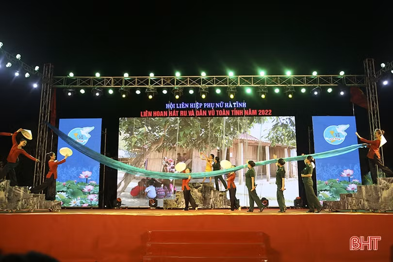Hội Phụ nữ TX Kỳ Anh giành giải đặc biệt Liên hoan Hát ru và Dân vũ Hà Tĩnh