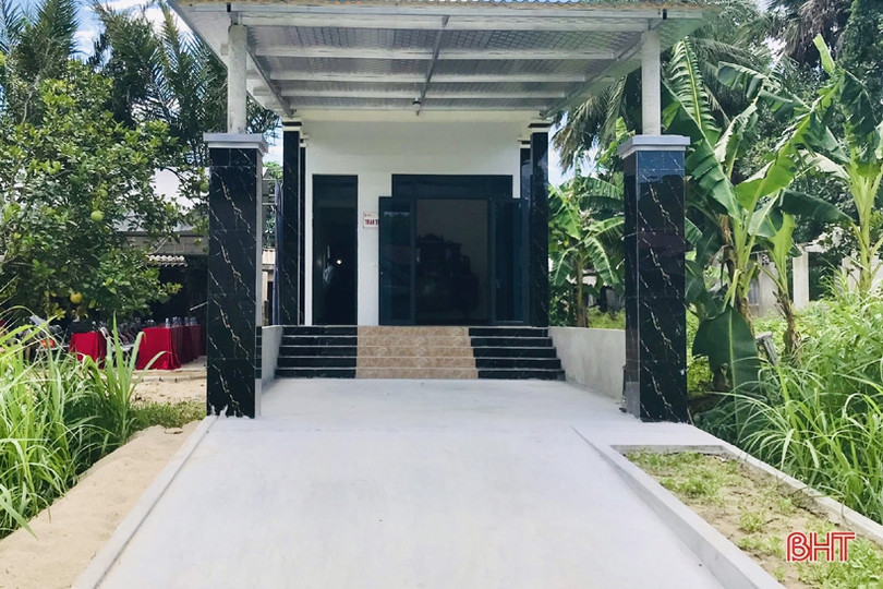Bàn giao nhà tình nghĩa cho hộ đặc biệt khó khăn ở Hương Sơn