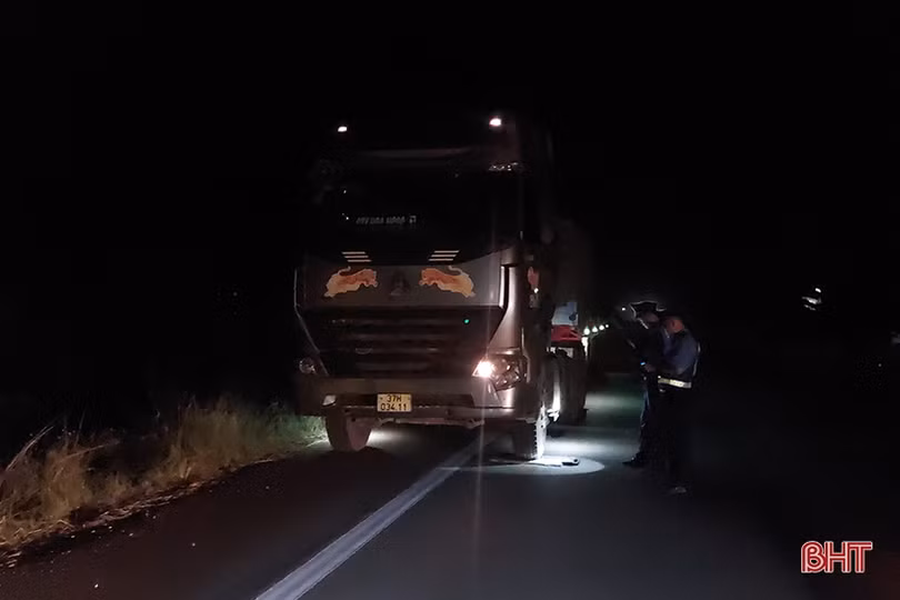 Hà Tĩnh: Xử phạt xe được phép chở 52 tấn nhưng “thồ” tới 68 tấn