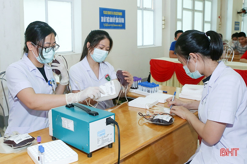 Đoàn viên Khối CCQ&DN Hà Tĩnh hiến 241 đơn vị máu