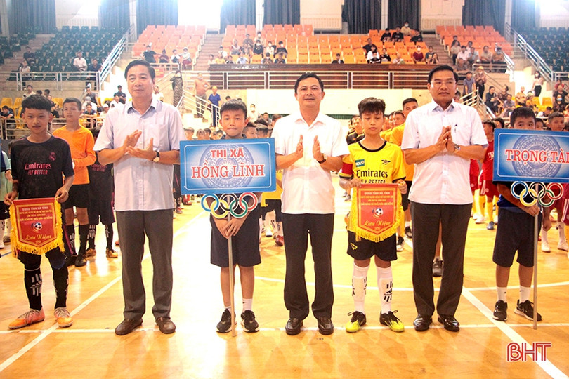 13 đội bóng tranh tài tại Giải Bóng đá Thiếu niên - Nhi đồng toàn tỉnh năm 2022