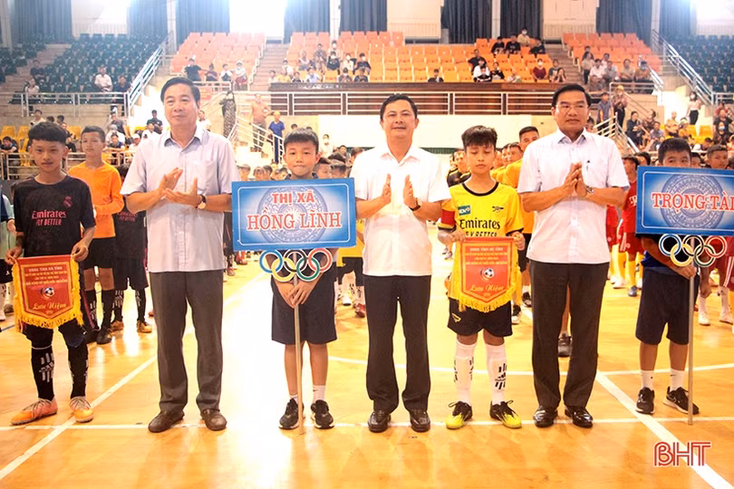 13 đội bóng tranh tài tại Giải Bóng đá Thiếu niên - Nhi đồng toàn tỉnh năm 2022