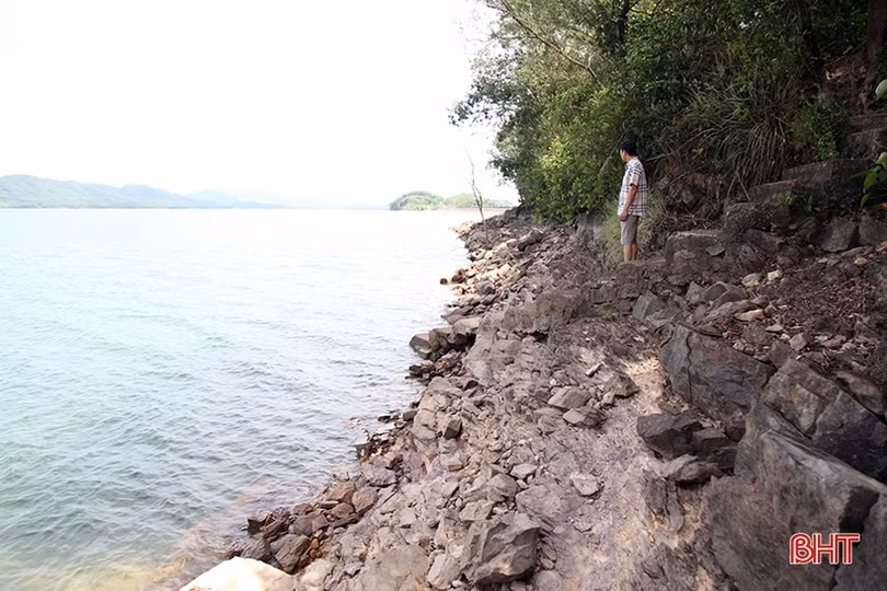 Hoạt động bảo vệ rừng khu vực hồ Kẻ Gỗ gặp khó do... chưa có bến thuyền