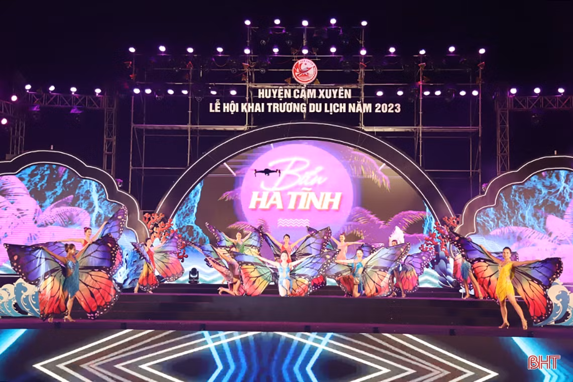 Đặc sắc đêm khai hội du lịch Cẩm Xuyên