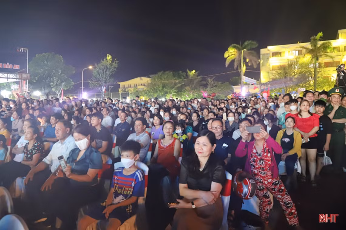 Đặc sắc đêm khai hội du lịch Cẩm Xuyên