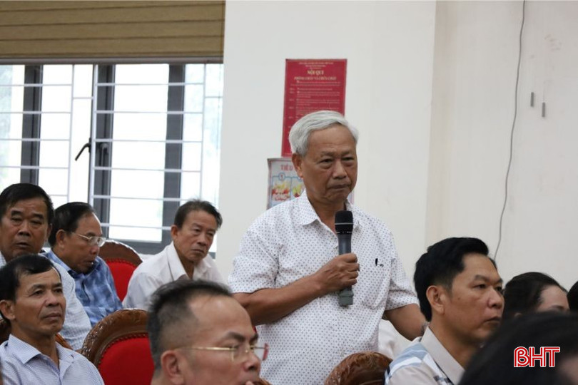 Cử tri Trần Văn Nghiệm, thôn Tân Giang, xã Kỳ Anh kiến nghị nhiều ý kiến về đào tạo cán bộ quân sự cấp cơ sở. bqbht_br_ka0.jpg