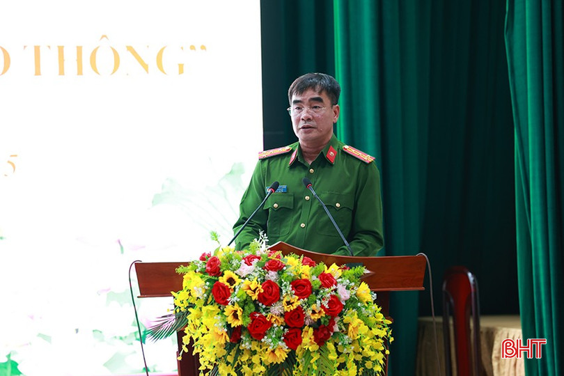 Đại tá Nguyễn Duy Đông – Phó Giám đốc Công an tỉnh phát biểu tại hội nghị. bqbht_br_1.jpg