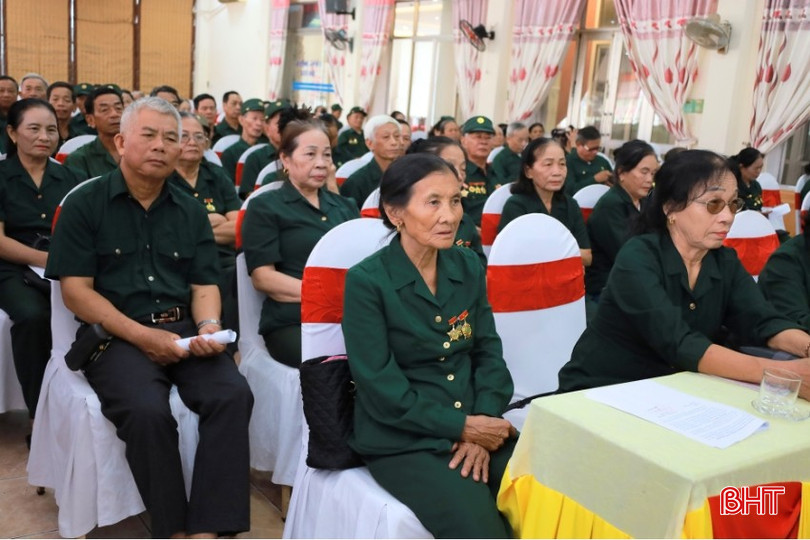 Các cựu TNXP ôn lại truyền thống 75 năm của lực lượng TNXP. bqbht_br_2.jpg