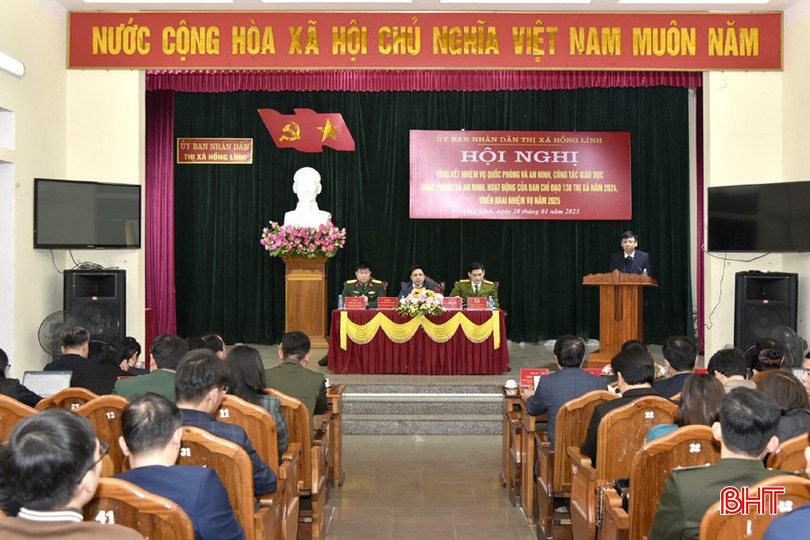 Chiều 20/1, UBND TX Hồng Lĩnh tổ chức hội nghị tổng kết công tác quốc phòng - an ninh, công tác giáo dục quốc phòng và an ninh, hoạt động của Ban Chỉ đạo 138 thị xã năm 2024, triển khai nhiệm vụ năm 2025. bqbht_br_dt-dsc6598.jpg