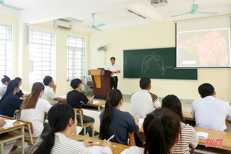 Tính đến hết tháng 9/2024, Trường Cao đẳng Y Hà Tĩnh đã tuyển sinh trình độ cao đẳng 318 sinh viên. dt-aa048edf3f9dc7bd-8165.jpg