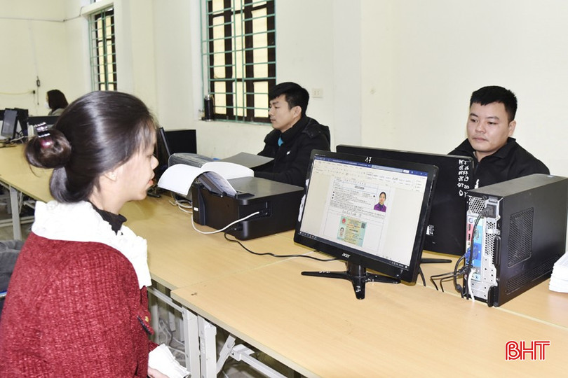 Người lao động đăng ký dự thi tiếng Hàn theo Chương trình EPS tại Trung tâm Dịch vụ việc làm Hà Tĩnh. bqbht_br_dt-918d1.jpg