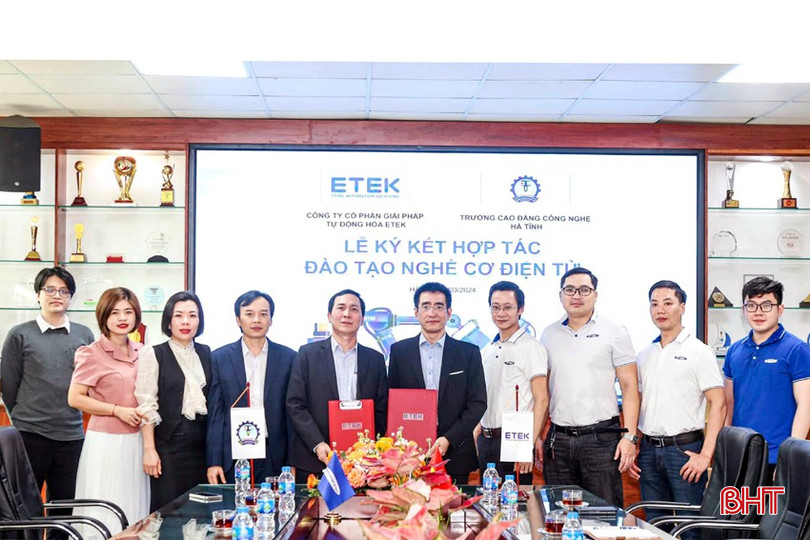 Trường Cao đẳng Công nghệ Hà Tĩnh ký kết hợp tác đào tạo với Công ty CP Giải pháp tự động hóa ETEK (Hà Nội). bqbht_br_dt-2724680572-n.jpg