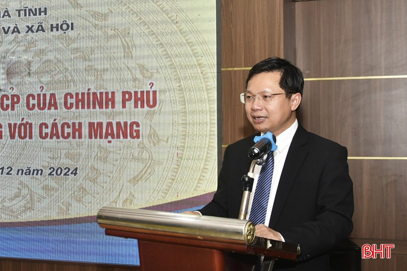 Phó Giám đốc Sở LĐ-TB&XH Đặng Văn Dũng báo cáo kết quả thực hiện Nghị định số 131/NĐ-CP của Chính phủ về ưu đãi người có công với cách mạng. bqbht_br_dt-dsc5596.jpg