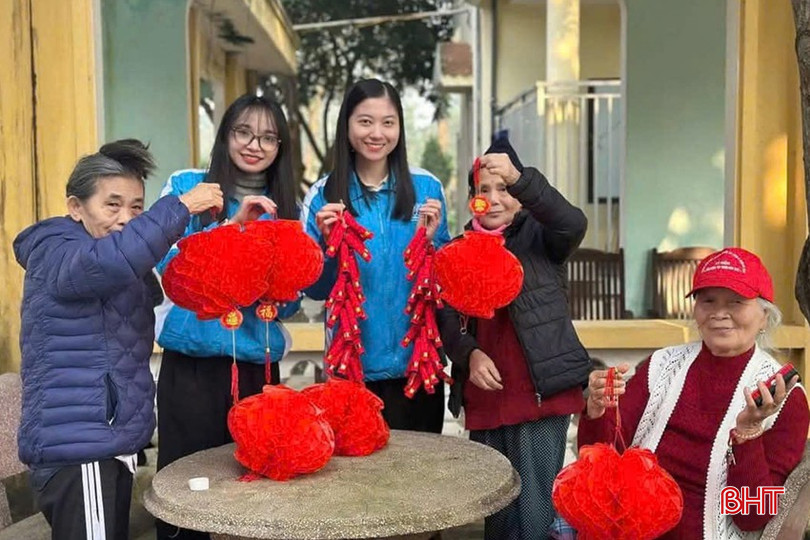 Các cụ, các mẹ tại Trung tâm Điều dưỡng người có công và Bảo trợ xã hội Hà Tĩnh luôn đón nhận được nhiều sự quan tâm của các tổ chức, các nhân dịp Tết Nguyên đán Ất Tỵ. bqbht_br_dt-z6266680931484-777a925877e480f79e3e40e78f66f58d.jpg
