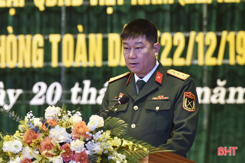 Thượng tá Trần Nam Long - Chỉ huy trưởng Ban Chỉ huy Quân sự TX Hồng Lĩnh ôn lại ôn lại lịch sử, truyền thống vẻ vang của quân đội, Nhân dân ta. bqbht_br_dt-dsc5394.jpg