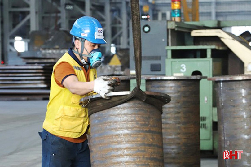 Công nhân Công ty TNHH UP Hà Tĩnh được đảm bảo các điều kiện về an toàn vệ sinh lao động. bqbht_br_dt-bqbht-br-3-181-7950.jpg
