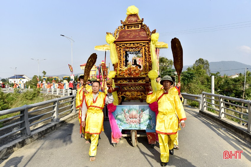 Lễ rước cấp thủy (rước nước) tại lễ hội đền Cả - Dinh đô Quan Hoàng Mười năm 2023. bqbht_br_dt-dsc0824.jpg