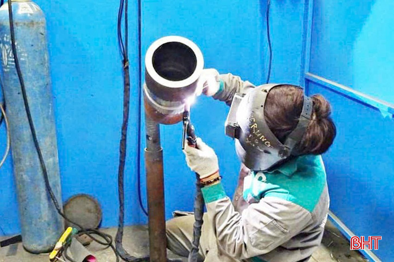 Lao động tham gia đào tạo nghề hàn để đi làm việc tại Hàn Quốc do Công ty TNHH Đào tạo – Cung ứng và phát triển nhân lực Hà Tĩnh tổ chức. bqbht_br_dt-z6419431596517-bf4796d6f68713c098a2041bca091ab9.jpg
