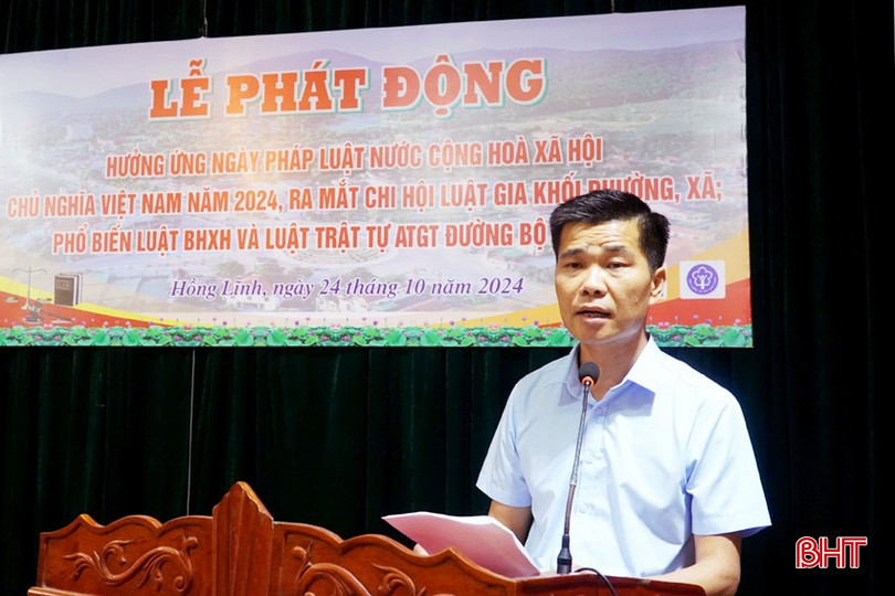 Phó Chủ tịch UBND thị xã Hồng Lĩnh Trần Xuân Đức phát động hưởng ứng Ngày Pháp luật Việt Nam dt-z5962675825630-ec410893267435214fc30e7e37cad366-8384-4473.jpg