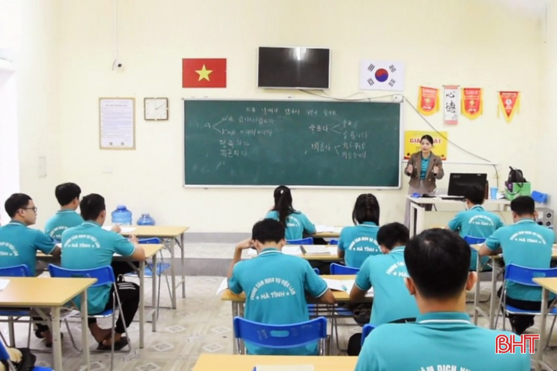 Lớp học tiếng Hàn tại Trung tâm Ngoại ngữ - Tin học Golden (Trung tâm Dịch vụ việc làm Hà Tĩnh). bqbht_br_hoc-tieng-han-untitled.jpg