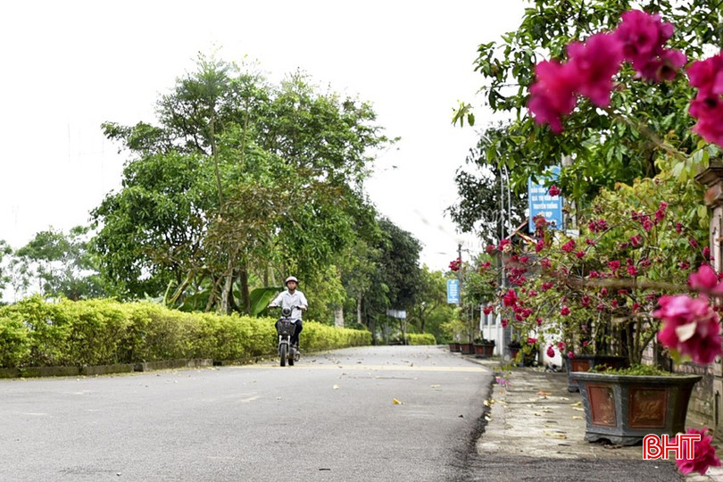 Các tuyến đường giao thông ở xã Thuận Lộc được mở rộng, khang trang, sạch đẹp. bqbht_br_dt-xa-thuan-loc.jpg