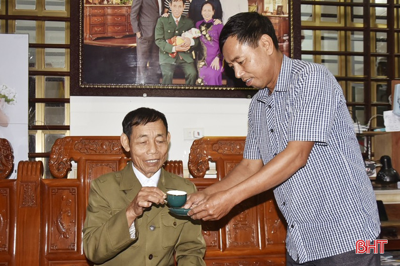 Ông Phạm Đình Tâm (con trai ông Phạm Văn Lương) luôn dạy con cháu phải kính trên nhường dưới, trọn chữ hiếu thảo, đạo làm người. bqbht_br_dt-dsc4581.jpg