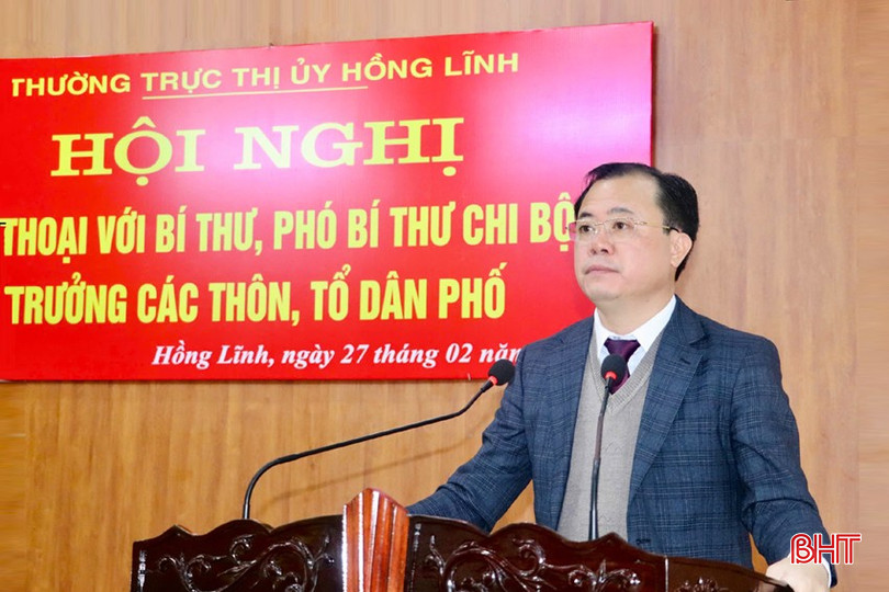 Phó Bí thư Thị uỷ Hồng Lĩnh Nguyễn Thăng Long thông tin về tình hình phát triển kinh tế - xã hội, quốc phòng – an ninh, xây dựng Đảng trên địa bàn trong năm 2024 và phương hướng nhiệm vụ trong thời gian tới. bqbht_br_dt-z6356865495567-524a9e12144a04e6d63aa5aa86a10042.jpg