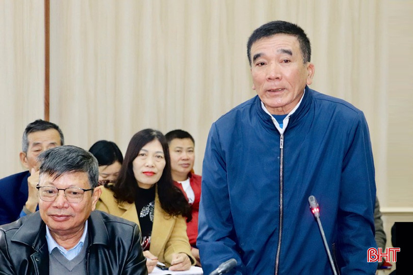 Ông Trần Chương - Bí thư Chi bộ TDP 7, phường Đậu Liêu: "Đề nghị UBND thị xã tiếp tục triển khai đầu tư xây dựng một số công trình, dự án đường giao thông để nâng cao chất lượng đô thị văn minh trên địa bàn". bqbht_br_dt-z6356931045913-903a81cfe0aad863fae96aca536e1bf3.jpg