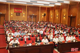Bồi dưỡng chính trị cho gần 26.000 cán bộ tuyên giáo, dân vận và ngành giáo dục