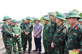 Bộ Tư lệnh Quân khu 4 kiểm tra công tác ứng phó bão số 5 tại Hà Tĩnh