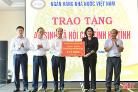 Ngân hàng Nhà nước tặng 6 tỷ đồng, cùng Hà Tĩnh thực hiện an sinh xã hội
