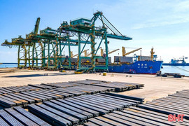 Vững vàng trước thử thách, nắm bắt cơ hội tăng trưởng kinh tế