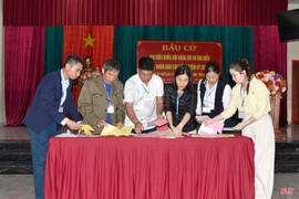 Hà Tĩnh khẩn trương kiểm phiếu bầu cử