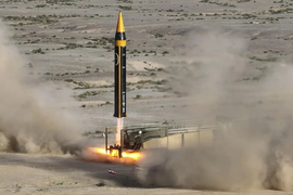 Iran tuyên bố chuyển sang tập kích bằng tên lửa mang đầu đạn trên một tấn