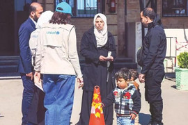 Những đứa trẻ lớn lên trong tiếng còi báo động